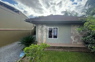 Casa com 3 quartos à venda na Vila Nova, Joinville 