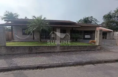Casa com 3 quartos à venda na Vila Nova, Joinville 
