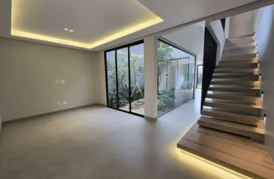 Sobrado 3 quartos à venda no bairro jardim gisela em toledo por r$ 1.250.000,00