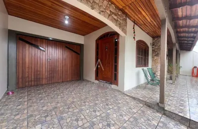 Casa à venda com 2 suítes e 3 quartos, localizada no bairro alto alegre, em cascavel - pr., por r$ 990.000,00