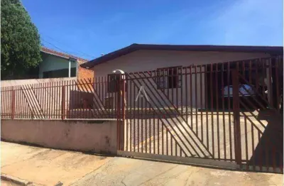 Casa residencial à venda no bairro centro em toledo por r$ 610.000,00