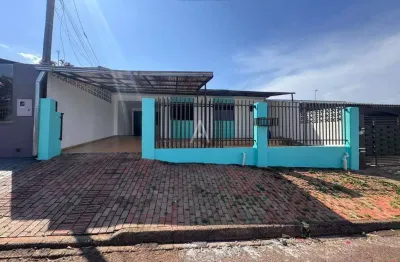 Casa com 3 quartos para alugar na Rua Laranja, Brasília, Cascavel