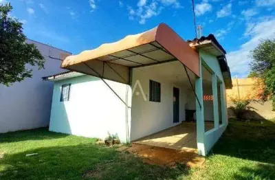 Casa com 2 quartos para alugar na Rua Astorga, Vila Industrial, Toledo