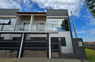 Sobrado 3 quartos para aluguel no bairro jardim coopagro em toledo por r$ 2.500,00