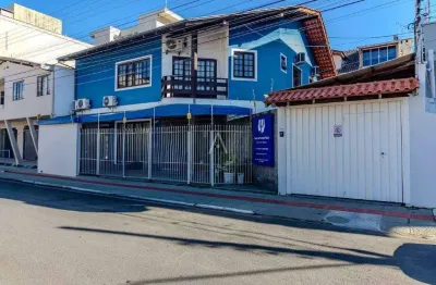 Sobrado residencial e comercial à venda no CENTRO em BALNEARIO CAMBORIU por R$ 3.200.000,00