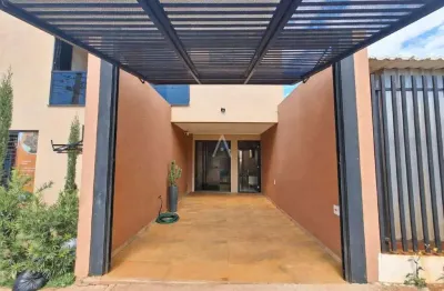 Casa mobiliada para locação no bairro Universitário, em Cascavel, Paraná.