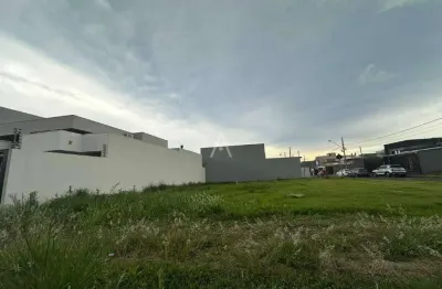 Terreno à venda no Bairro RECANTO TROPICAL III em CASCAVEL por R$ 432.000,00