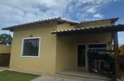 Casa com 3 dormitórios à venda, 240m² por r$550.000 - cond. dom village (ubatiba