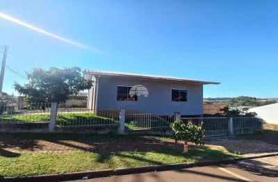 Casa com 2 quartos para alugar na rua papa joão xxiii, 5006, alvorada, pato branco, 56 m2 por r$ 1.150