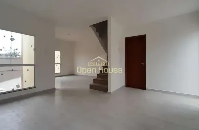 Linda casa duplex com quintal, em condomínio fechado: conforto e natureza no bairro roma, volta red