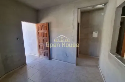 Casa confortável no bairro roma, volta redonda - 2 quartos, garagem ampla e potencial de expansão!