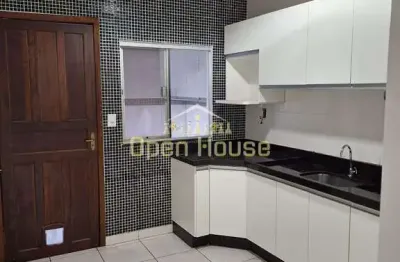Casa em condomínio com  conforto – villa real, barra mansa/rj