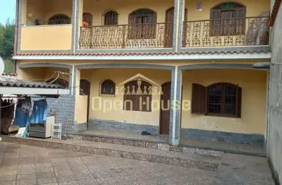 Casa ampla à venda no cajueiro - barra mansa/rj | 2 quartos, garagem para 5 carros e quintal com pi