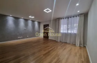 Exclusividade e sofisticação: casa linear de alto padrão no morada da colina com lazer completo e s