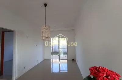 Casa à venda em morabi (imbariê), próximo a jardim anhanga — 2 quartos, closet, garagem e quintal.