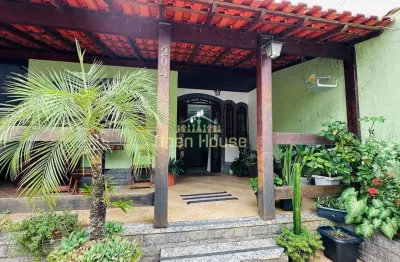 Casa Linear à venda com 3 quartos, Vila Rica-Tiradentes, Volta Redonda, RJ