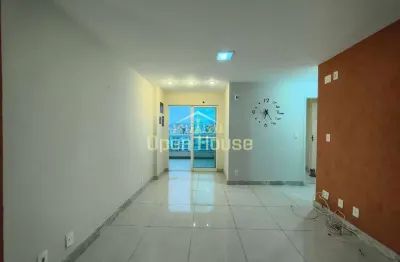 Apartamento à venda no aterrado com 2 quartos, suíte, elevador, garagem e duas varandas – conforto,