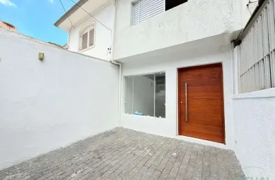 Sobrado para Alugar de 120m² com 2 quartos, 1 vaga em Mirandópolis / Praça da Arvore.