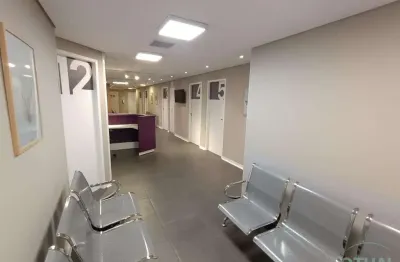 Conjunto comercial para alugar de 360m² com 4 banheiros, 1 vaga na República.