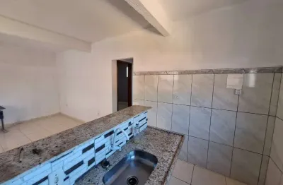 Casa com 2 quartos para alugar na rua e, 60, mar do norte, rio das ostras, 60 m2 por r$ 1.050