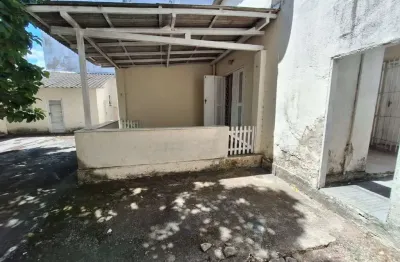 Casa com 3 quartos à venda na rua euzébio de queiroz, centro, macaé, 360 m2 por r$ 975.000