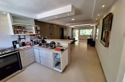 Casa em condomínio fechado com 3 quartos à venda na rodovia prefeito josé bicudo jardim, 18, serramar, rio das ostras, 360 m2 por r$ 450.000