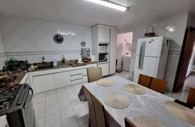 Apartamento com 3 quartos à venda na avenida rui barbosa, 1396, cajueiros, macaé, 138 m2 por r$ 565.000
