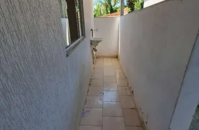 Casa com 2 quartos para alugar na Rua E, Mar do Norte, Rio das Ostras, 50 m2 por R$ 1.200