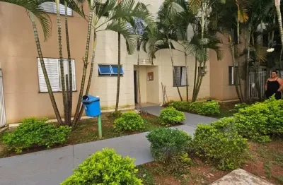 Apartamento semi mobiliado, muito confortável, ambientes bem aproveitados.