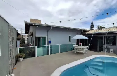 Casa para Venda em Navegantes, Centro, 3 dormitórios, 1 suíte, 3 banheiros, 2 vagas