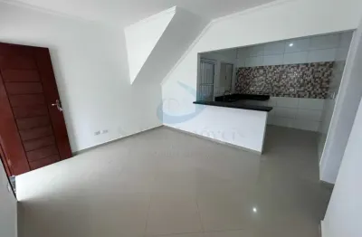 Casa sobreposta térrea com 2 dormitórios no samambaia.