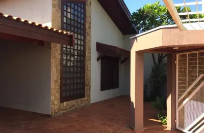 Excelente casa assobradada com fácil acesso a rodovia anhanguera, goodyear , feira livre , farmácias, supermercados e demais comércios.