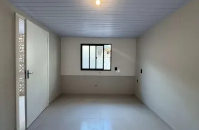Casa com 2 quartos para alugar na Rua Léo Augusto da Silva, Serraria, São José