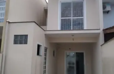 Seja donno desse sobrado no jardim botânico em são josé