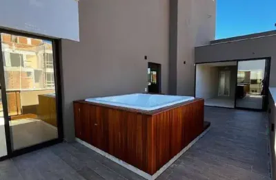 Seja donno dessa cobertura com três suites na praia de palmas