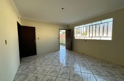 Casa com 3 quartos para alugar no guanabara a 50 metros do supermercado vizinhao só 2.200+txs
