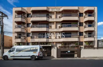 Apartamento de 92m² com Suíte, 2 Vagas e Excelente Localização Próx. à Av. Treze de Maio