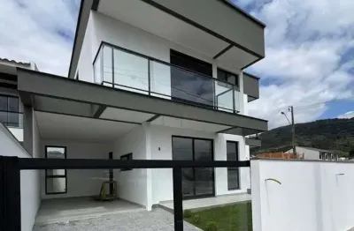 Casa com 3 quartos à venda na travessa judith maria maciel, 922, forquilhas, são josé por r$ 739.000