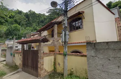 Casa duplex para venda - centro - japeri - rio de janeiro com 72m2 construída e 90m2 área total.