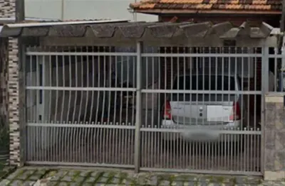 Seu novo lar te espera em praia grande/ocian!
 casa espaçosa, bem localizada e com tudo que sua família merece!