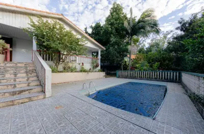 Casa tipo para venda em três montanhas com 5 quartos, sendo 1 suíte, 300m²