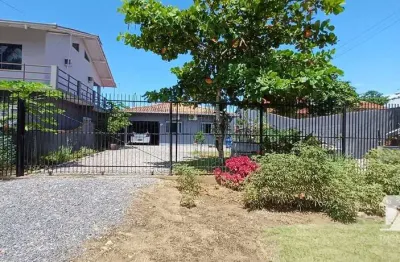 Casa com 2 quartos à venda na Rua Alvarezsde Azevedo, Ubatuba, São Francisco do Sul