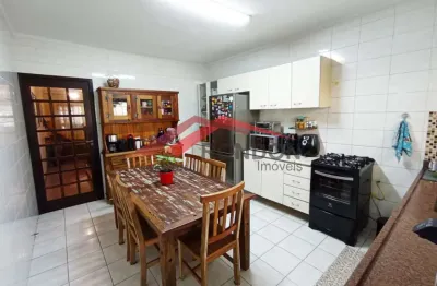 Sobrado 2 dormitórios sendo 2 suítes à venda na vila barros