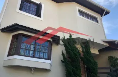 Sobrado à venda na vila galvão - 420 m² - 4 dormitórios - 2 suítes - churrasqueira - piscina - 5 vagas ou mais.
