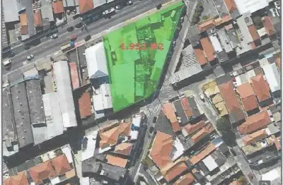 Terreno comercial medindo 1.932 m² - ideal para incorporadora