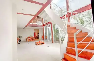 Casa de 450m² na demétrio ribeiro - centro histórico - porto alegre/rs