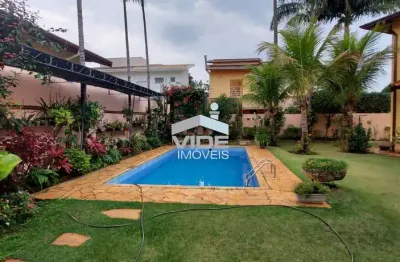 Vendo linda casa em campinas , barão geraldo no residencial barão do café com quatro dormitórios sendo três suítes e piscina.