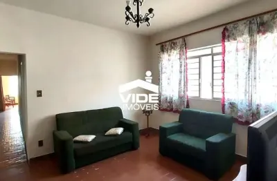 Casa à venda em campinas, no bairro bosque, tres quartos.