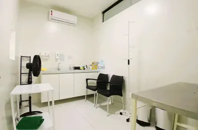 Sala comercial com 1 sala para alugar na Rua Alecrins, 1390, Cambuí, Campinas