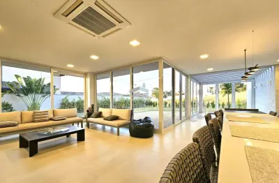 Casa á venda alphaville campinas | alto padrão com 5 suites, spa, 1008 m2 de terreno 598 de area construida